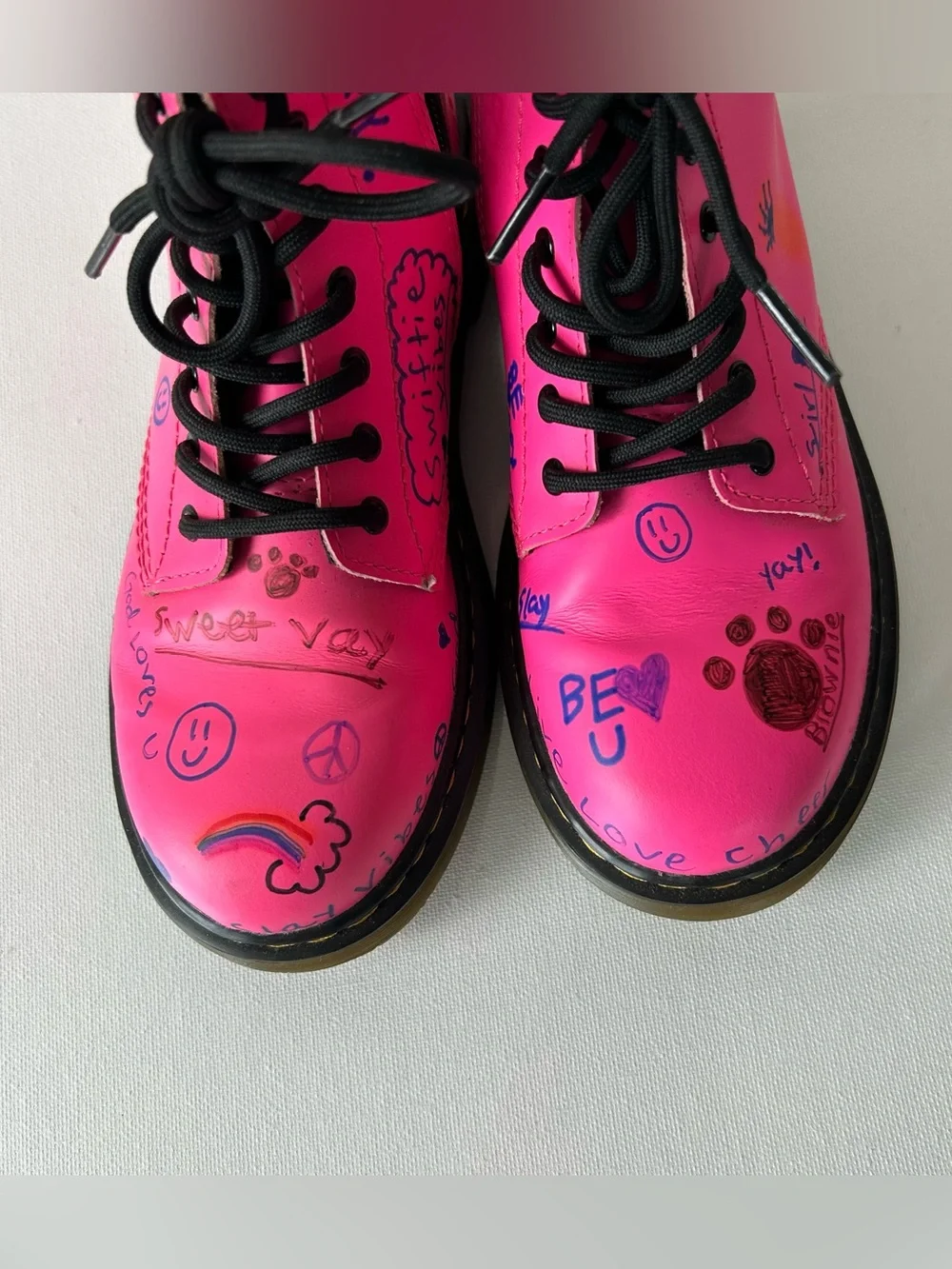 Dr Martens Girls Hot Pink Combat Boots Size 3US Lace Up Graphic Side Zip 1460J